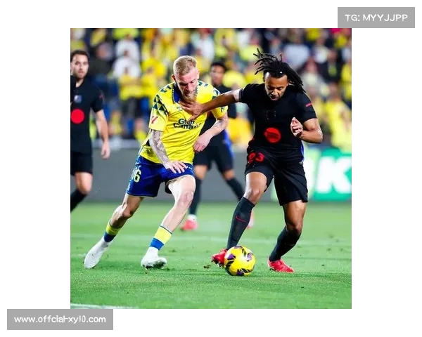 皇马与巴萨全力备战国家德比全球焦点聚集巅峰对决即将上演